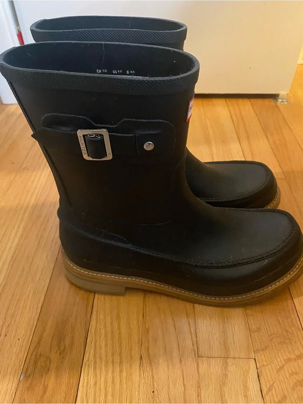 Hunter Men’s size 10 Black Rain Boots with Brown Sole